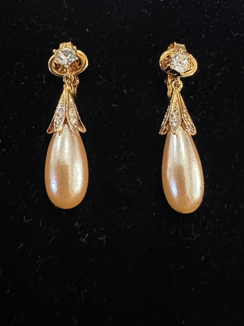 Nina Ricci clip on earrings vintage